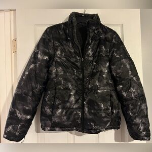 boys size 10-12 black and white lined coat with
hood